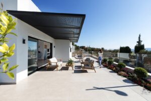 פרגולה-דגם-הייטק-במסגרת1