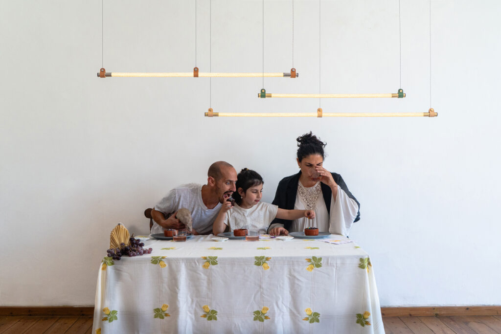 studioknob-linear-pendant-light-illuminating-rope-lamp-design-small-1-1